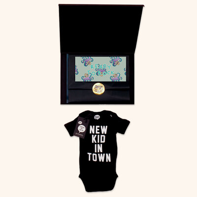 z8-giftcard-boys-box-romper