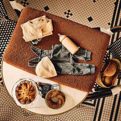 z8-nbchangingmatcover0891